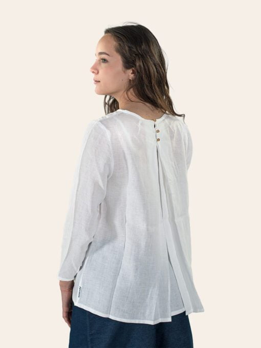 Linen shirt with pleats